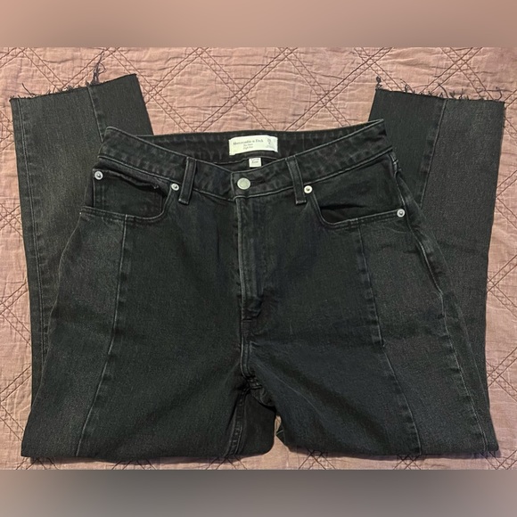 Abercrombie & Fitch The Mom High Rise Curve Love Black Jeans - Picture 5 of 7